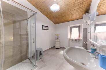 تختخواب و صبحانه Casa Lucia