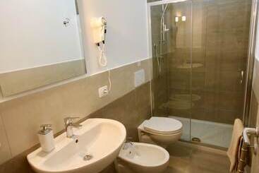 تختخواب و صبحانه Casa Lucia