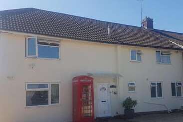 تختخواب و صبحانه Stansted Lodge