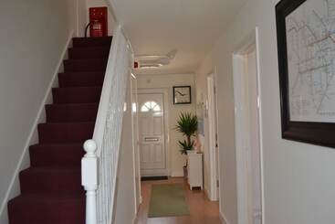 تختخواب و صبحانه Stansted Lodge