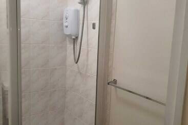 تختخواب و صبحانه Stansted Lodge