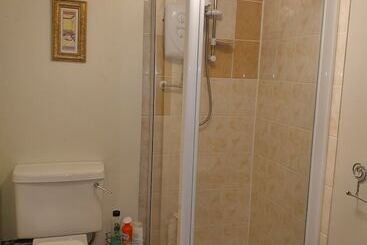 تختخواب و صبحانه Stansted Lodge