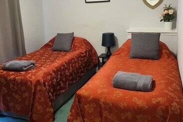 تختخواب و صبحانه Stansted Lodge