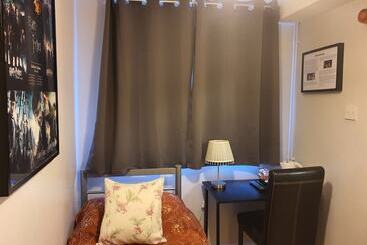 تختخواب و صبحانه Stansted Lodge