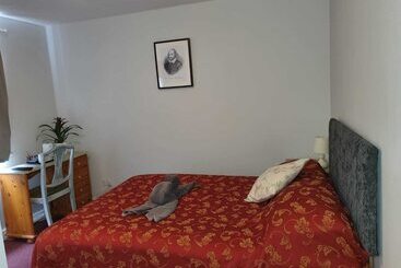 تختخواب و صبحانه Stansted Lodge