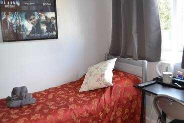 تختخواب و صبحانه Stansted Lodge
