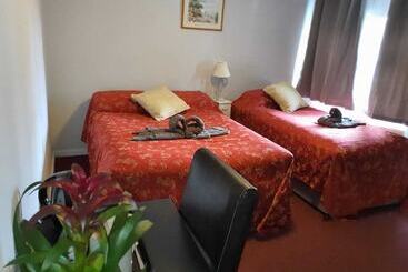 تختخواب و صبحانه Stansted Lodge