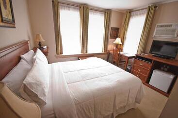 تختخواب و صبحانه The Sonata Inn