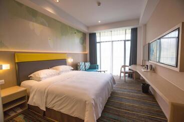 هتل Holiday Inn Express Emei Mountain, An Ihg