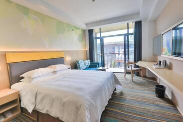 هتل Holiday Inn Express Emei Mountain, An Ihg