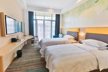 هتل Holiday Inn Express Emei Mountain, An Ihg