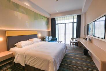 هتل Holiday Inn Express Emei Mountain, An Ihg
