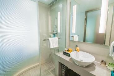 هتل Holiday Inn Express Emei Mountain, An Ihg