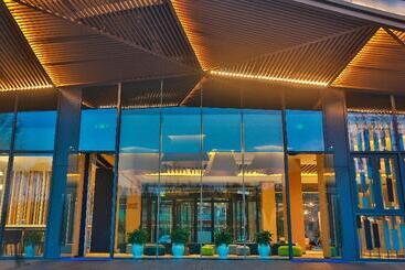 هتل Holiday Inn Express Emei Mountain, An Ihg