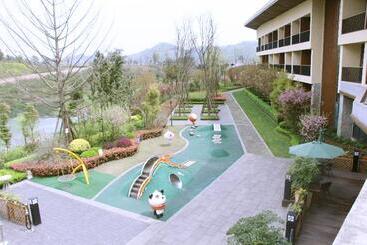 هتل Holiday Inn Express Emei Mountain, An Ihg