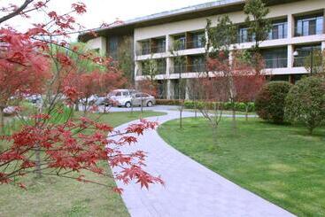 هتل Holiday Inn Express Emei Mountain, An Ihg
