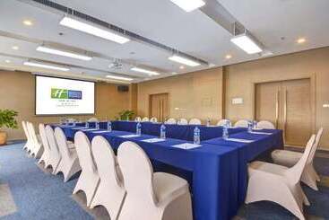 هتل Holiday Inn Express Panjin Downtown, An Ihg