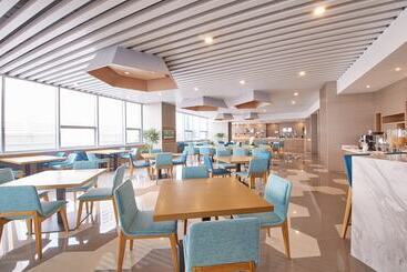هتل Holiday Inn Express Panjin Downtown, An Ihg
