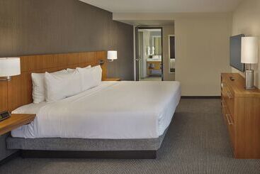 هتل Hyatt Place State College