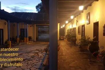 هتل Lirice Colonial