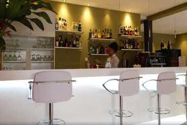 هتل Magno Suites