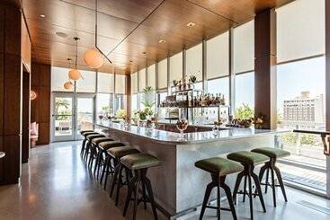 هتل The Dewberry Charleston
