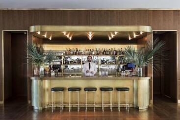 هتل The Dewberry Charleston