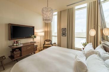 هتل The Dewberry Charleston