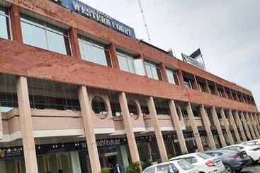 هتل Western Court Panchkula