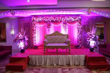 هتل Western Court Panchkula