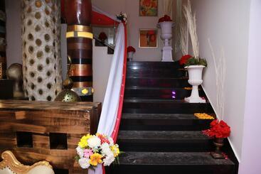 هتل Western Court Panchkula