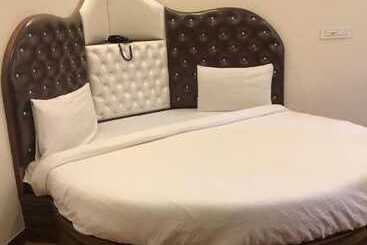 هتل Western Court Panchkula