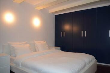 Rembrandtplein Bed & Breakfast