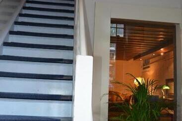 Rembrandtplein Bed & Breakfast
