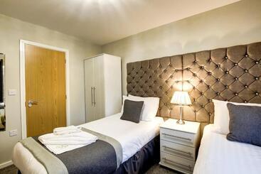 Riverside Villas - Salford