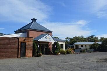 Woodbyne Resort