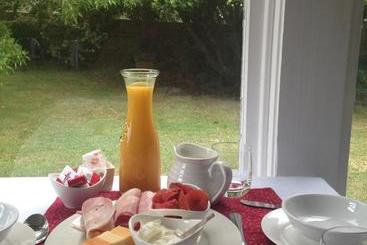Acacia Bed And Breakfast