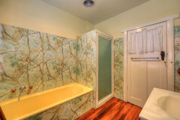 Acacia Bed And Breakfast