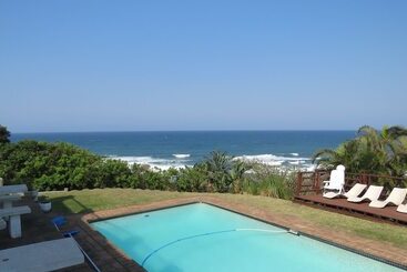 تختخواب و صبحانه Beachcomber Bay Guest House In South Africa