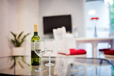 Very Berry   Orzeszkowej 16   Mtp Apartment, Parking, Check In 24h