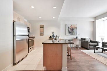 Global Luxury Suites At West End