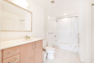 Global Luxury Suites At West End