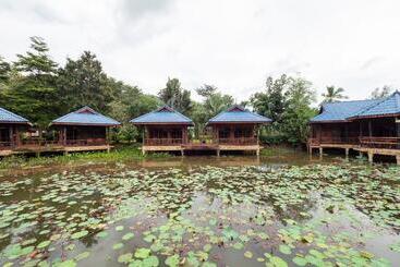 هتل Blue Resort And Spa Koh Chang