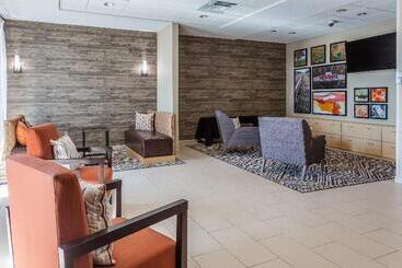 هتل Candlewood Suites Fargo South  Medical Center By Ihg