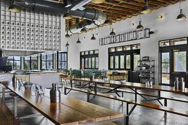 Cavalry Court, By Valencia Hotel Collection