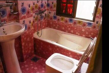 هتل Harry S Home