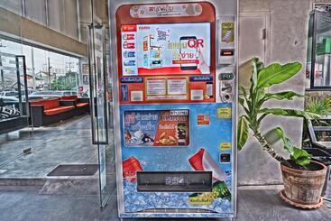 Izen Plus Budget Hotel & Residence