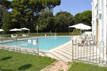 هتل Onda Marina Residence Rta