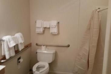 هتل Orca Inn Suites
