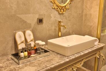 هتل Real King Suite